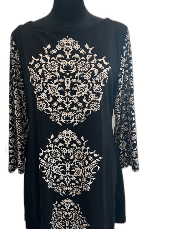 JM Collection Tops - JM Collection Women’s M ¾ Sleeve Black Ivory Damask Print Embellished Tunic Top